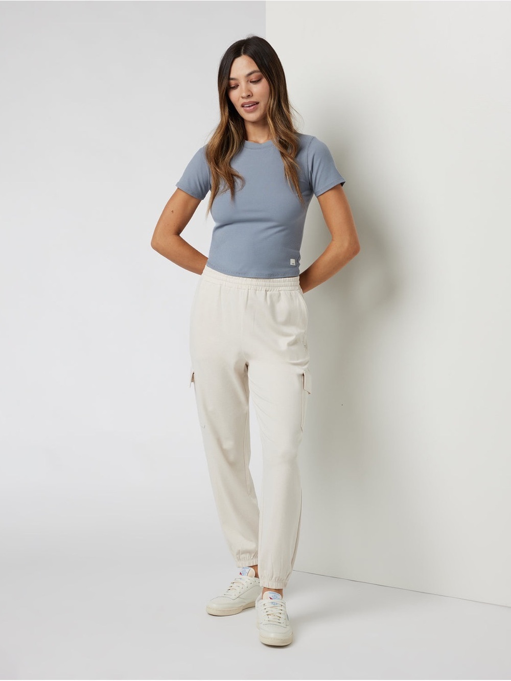 Vuori Women’s Boyfriend Cargo Sweatpant In Milkweed Heather Size Medium